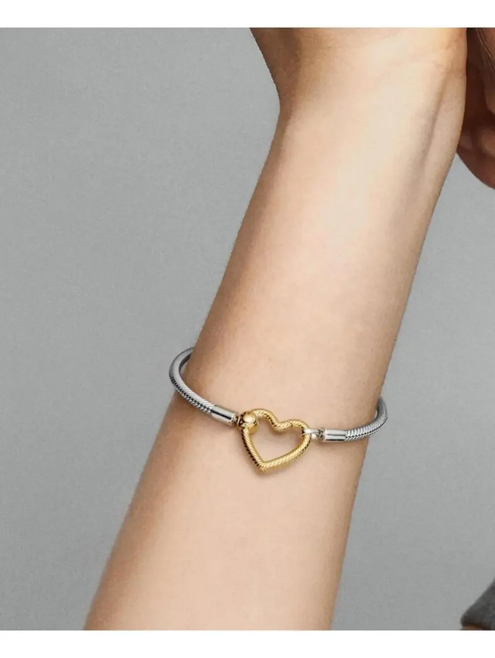 Pandora Moments Heart Closure Snake Chain Bracelet silver, 14k gold 17cm